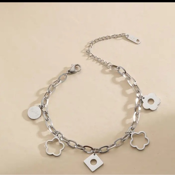 New Charm Bracelet - Picture 1 of 1